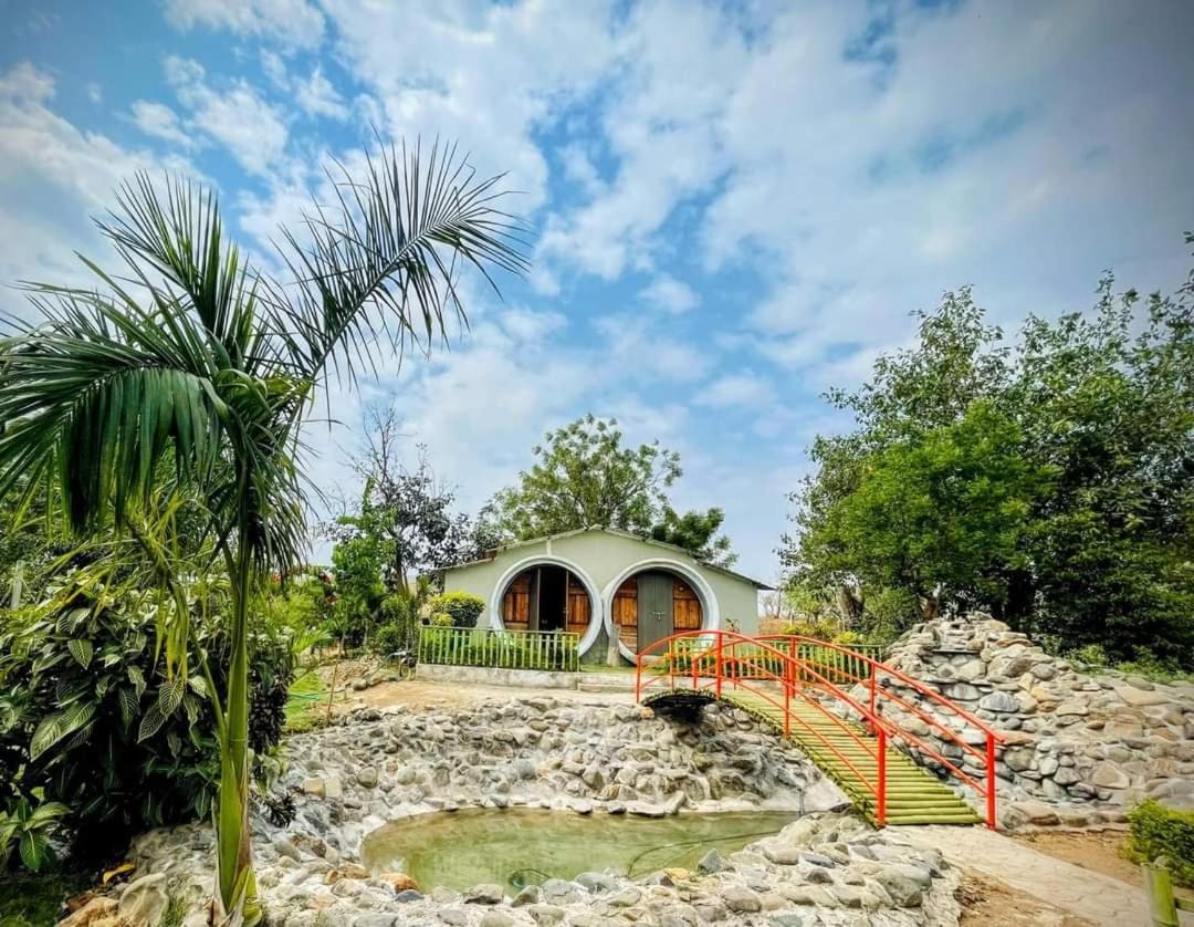 Van Vagdo Resort Rajpipla Eksteriør bilde