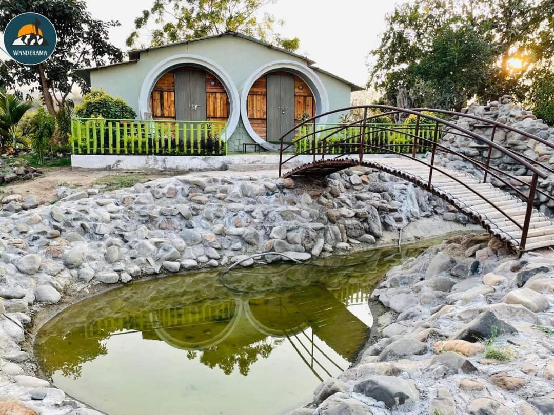 Van Vagdo Resort Rajpipla Eksteriør bilde